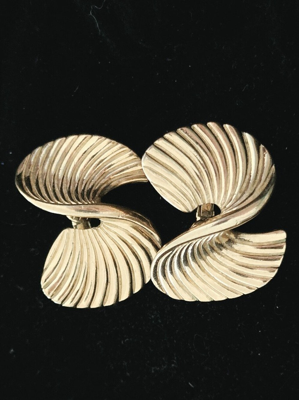 Elegant Vintage Trifari Gold-Tone Swirl Clip-On Earrings - Women Jewelry